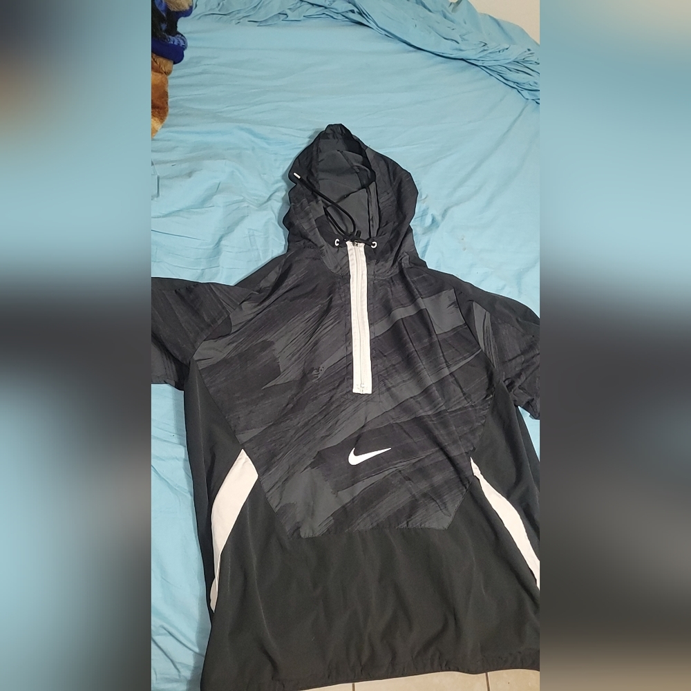 Nike running sweater